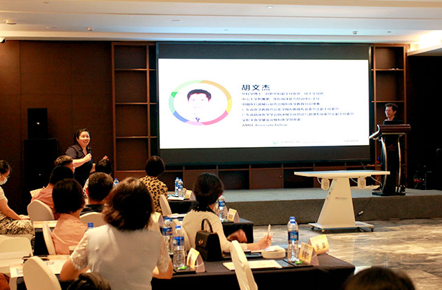 Panel Discussion by Professor Professor Li Wei (middle photo) from Nan Fang Hospital at Body Interact Chinese Community Meeting